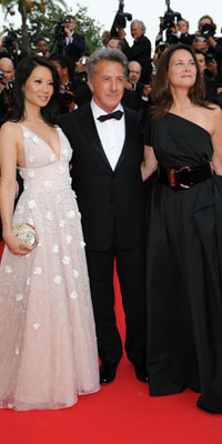 Lucy Liu, Dustin Hoffman and Lisa Gottsegen arrive at the Kung Fu Panda  Photo by: Gareth Cattermole 2008 Getty Images